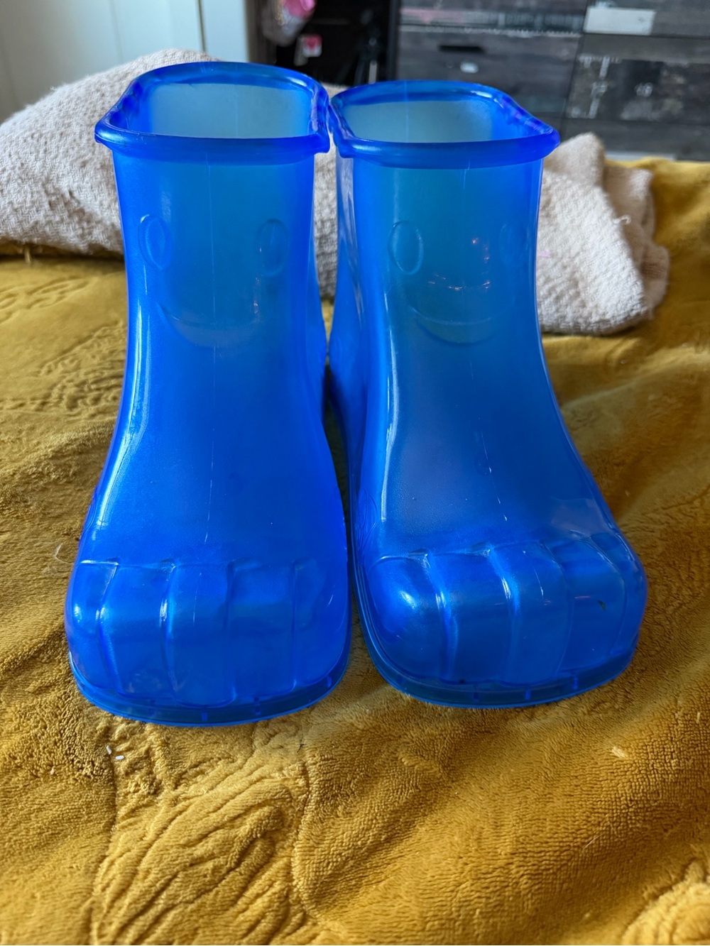 Yokyak footpath soak shoes